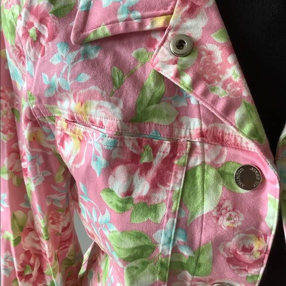 Floral jacket - Picture 2 of 4